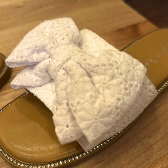 White eyelet girl size 4 slides - Picture 2 of 3